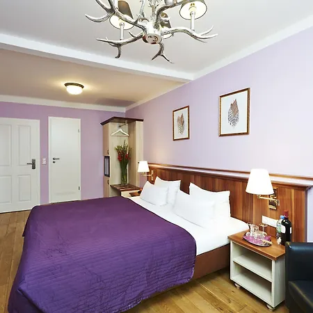 エルヒ ホテル 3*