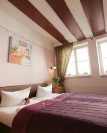 فندق Elch 3*
